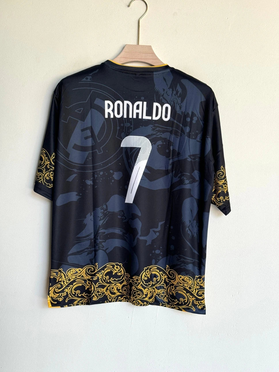 REAL MADRID BLACK/GOLD DRAGON KIT RONALDO FIVESLEEVE