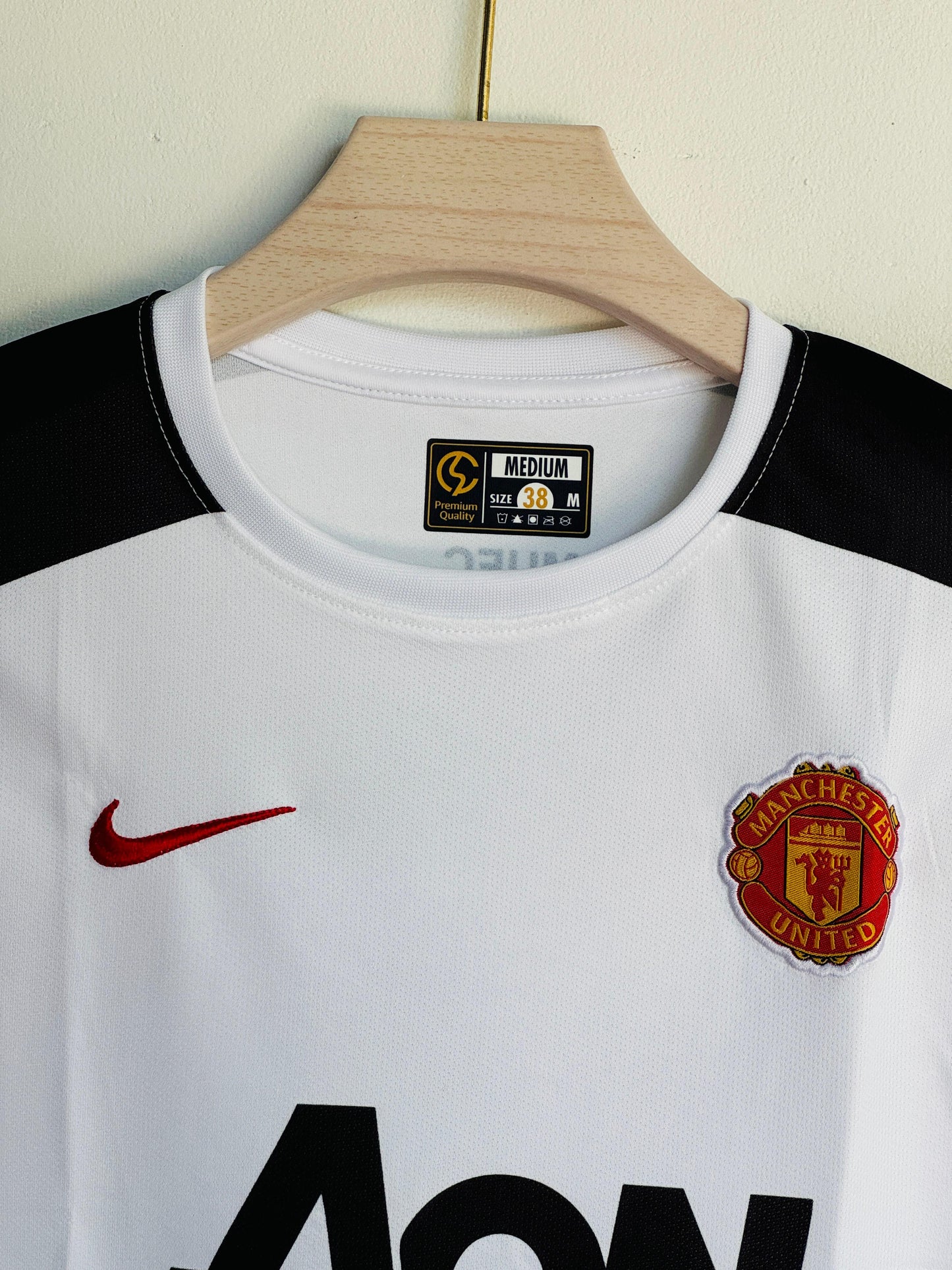 UNITED 2010/11 AWAY KIT ROONEY EMBROIDERY