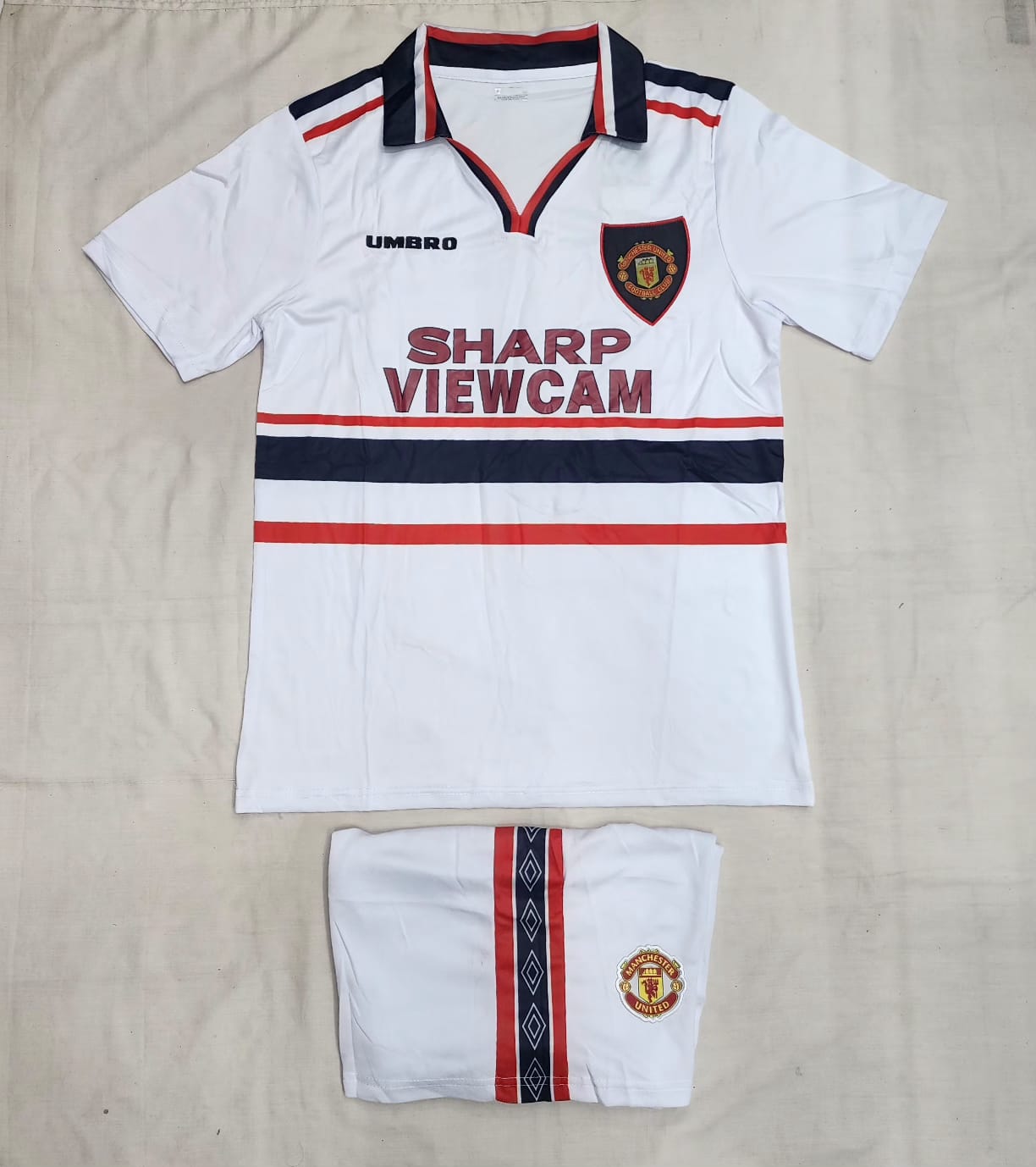 MAN UNITED RETRO KIT
