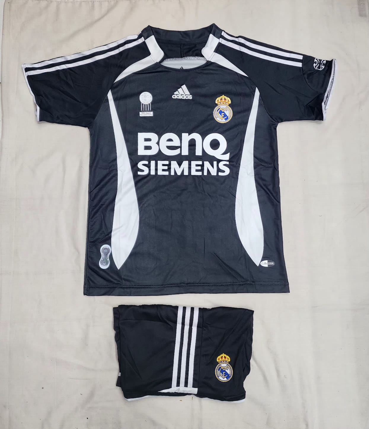 REAL MADRID AWAY RETRO KIT