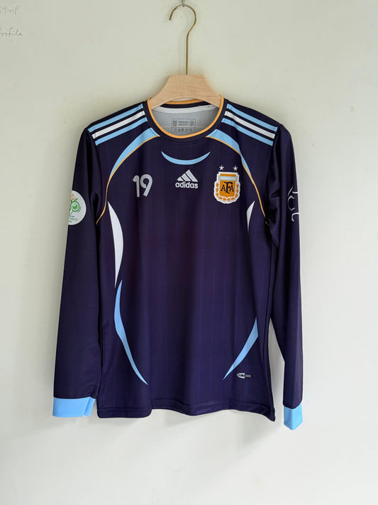 MESSI ARGENTINA 2006 AWAY KIT FULL SLEEV EMBROIDERY